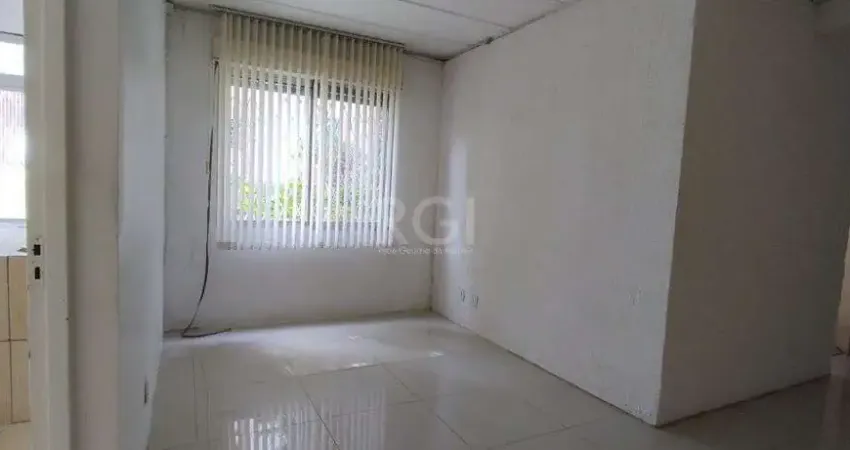 Apartamento com 3 dormitórios, 1 banheiro social e 1 vaga/box