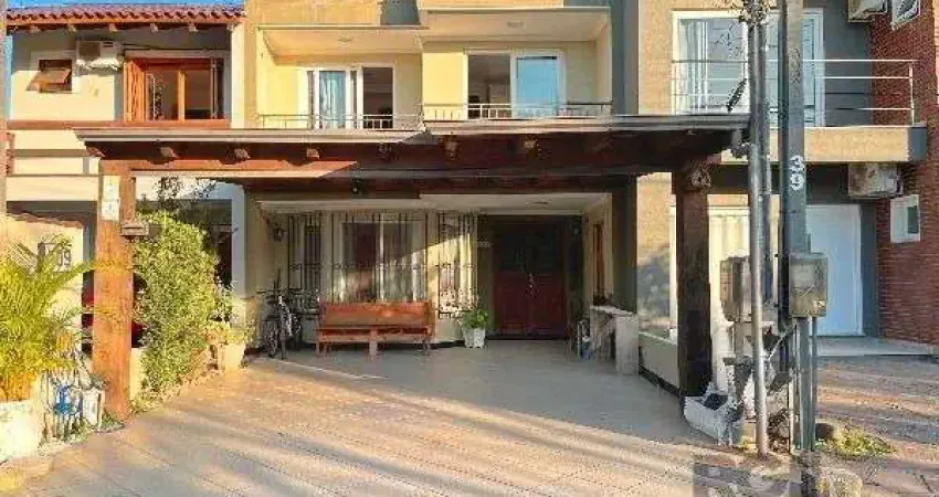 Casa em Porto Alegre, no bairro Hípica, com 3 dormitório(s), e 3 banheiros, à venda.