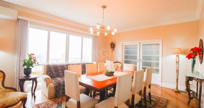 Apartamento á venda com 3 dormitórios com 1 suíte com sacada + 2 sacadas na sala e living, 233,85M² e 1 vaga de garagem escriturada e coberta, no Bairro Independência em Porto Alegre.