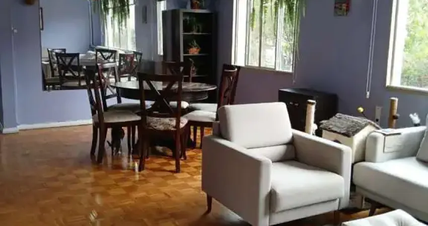 Apartamento com 2 dormitórios e 1 vaga de garagem no bairro floresta.