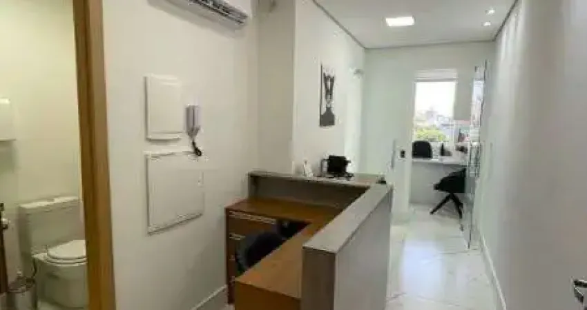 Excelente sala comercial Edifício Medplex - Torre Norte , com recepção montada , 2 salas para trabalho com iluminação e ventilação natural , banheiro .