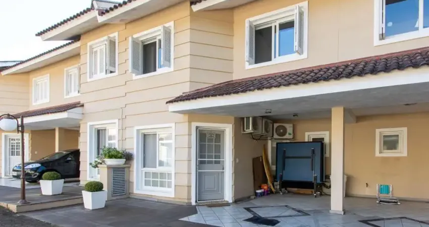 Casa em condomínio, com 3 quartos, com suíte, 2 vagas cobertas, churrasqueira, no bairro nonoai.