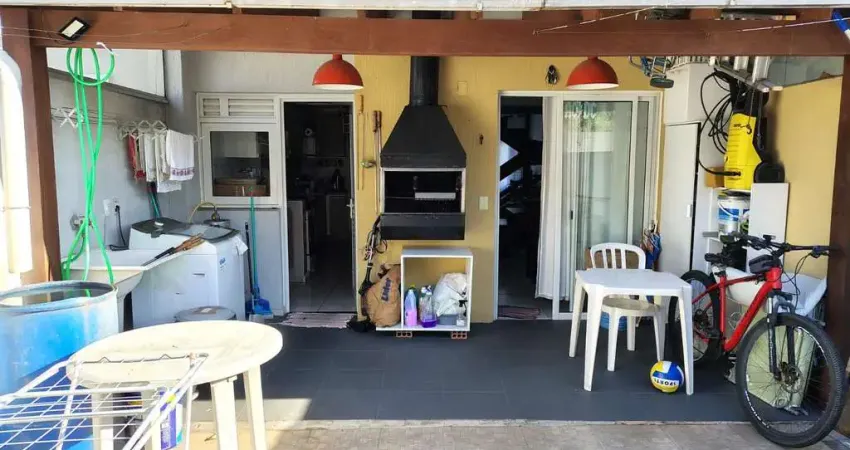 Casa em condomínio fechado com 3 quartos à venda na Avenida Edgar Pires de Castro, 2520, Hípica, Porto Alegre