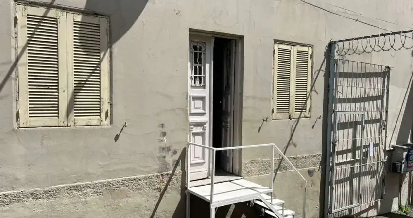 Casa 2 dormitórios no bairro medianeira em porto alegre para alugar