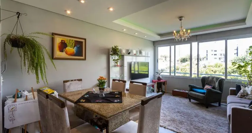 **Apartamento Mobiliado de 3 Quartos na Tristeza, Porto Alegre - Venda por R$ 595.000,00**