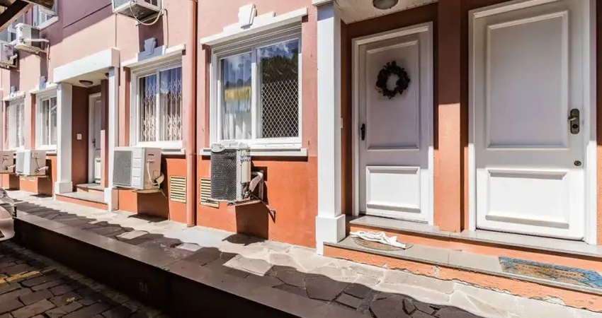 Casa em condomínio fechado com 3 quartos à venda na Avenida Arnaldo Bohrer, 184, Teresópolis, Porto Alegre