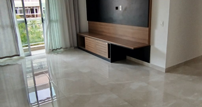 Novo, lindo apartamento de dois quartos.