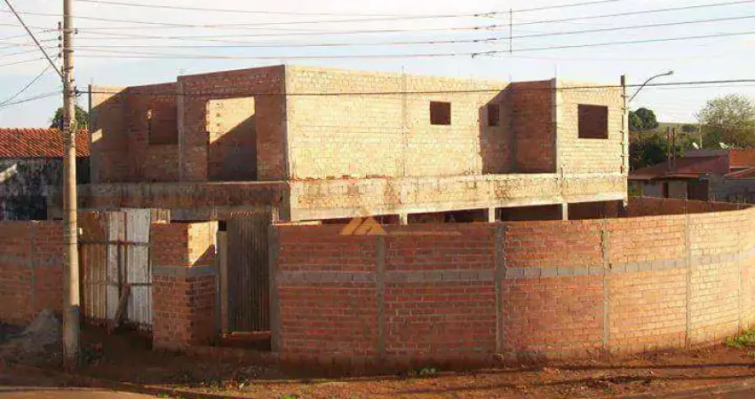 Sobrado com 3 quartos à venda, 357 m² por R$ 275.000 - Centro - Pradópolis/SP