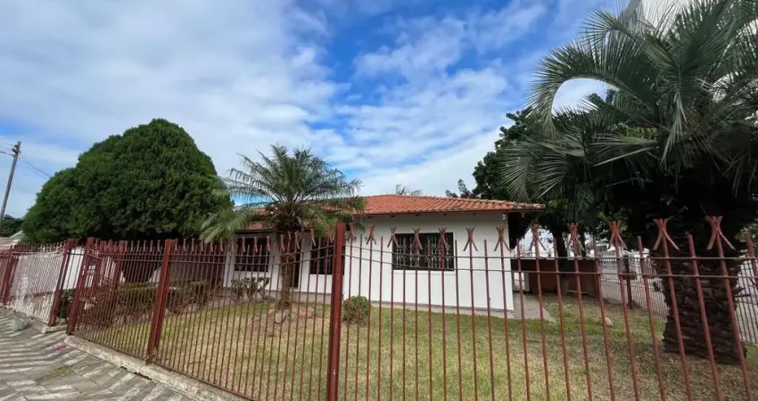 Casa para Locação em Itajaí, Vila Operária, 3 dormitórios, 1 suíte, 3 banheiros, 3 vagas