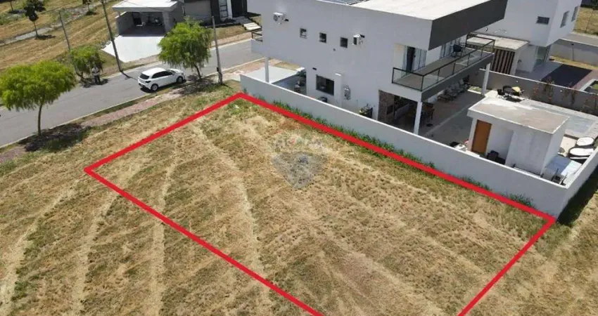 Terreno em Condomínio Fechado
