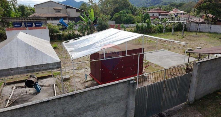 'Terreno plano e murado com 1242,26m2, comercial/multifamiliar em Maricá'