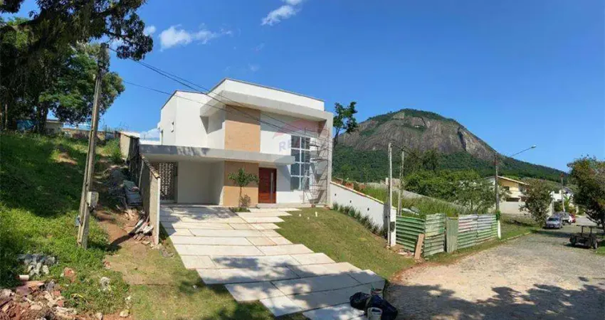 Casa em condomínio fechado com 3 quartos à venda no Inoã, Maricá 