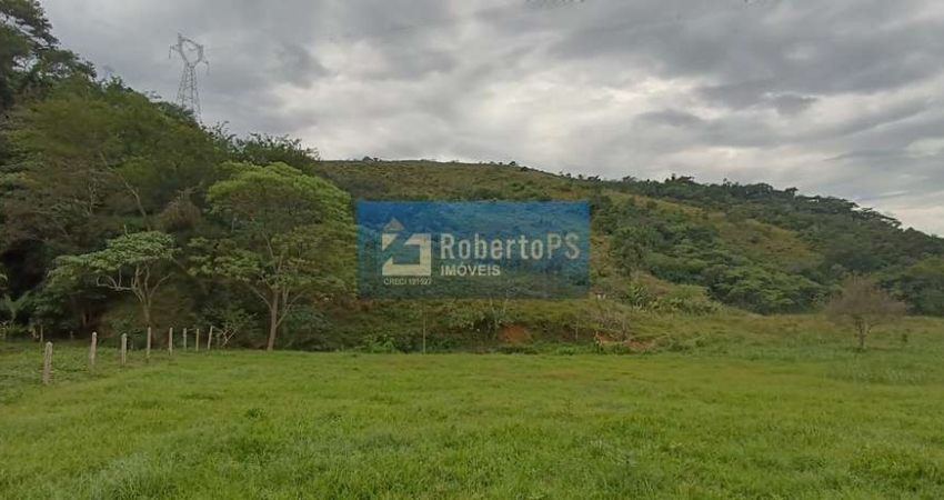 Fazenda com 57 alqueires, no pé da Serra da Mantiqueira.