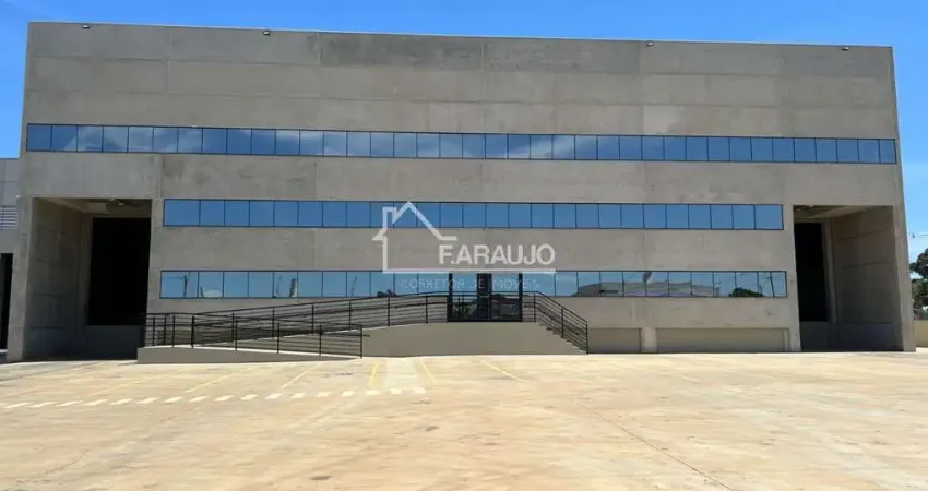 Galpão (Padrão TRIPLE A) para locação e área construida de 2.082m²; Piso Livre: 1.500m²; Administrativo: 318m².