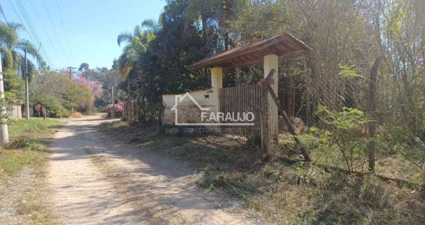 Imperdível! Sítio à venda em Salto de Pirapora-SP, bairro Barra: 3 quartos, 1 suíte, 2 salas, 2 banheiros, 6 vagas de garagem, 30.156,88 m² de área. Garanta já!