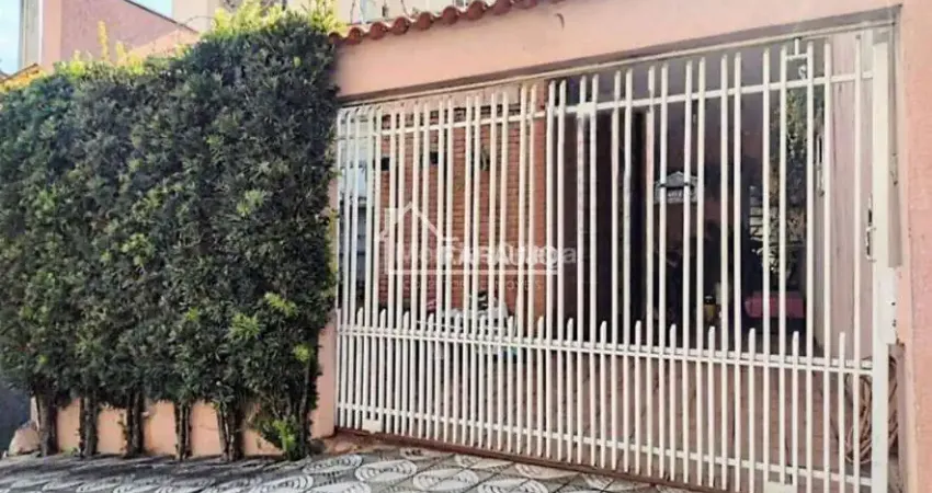 Casa térrea para venda com 4 quartos, 1 suíte, 3 banheiros e 2 vagas de garagem, 1 coberta Vila Santana em Sorocaba.