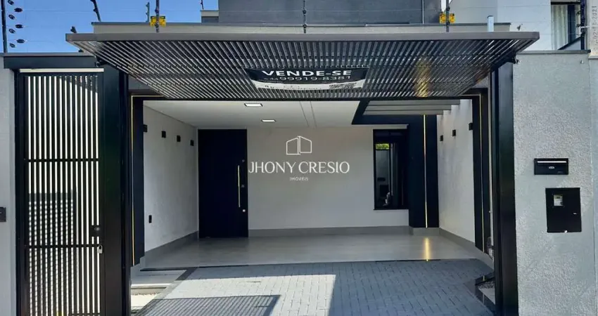 Casa nova, jardim paris, cozinha planejada, com 3 quartos sendo uma suíte.