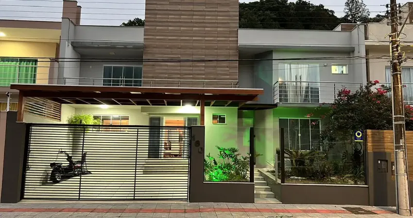 Casa com 4 quartos à venda na Rua Alexandre Alexius Reiser, Ressacada, Itajaí