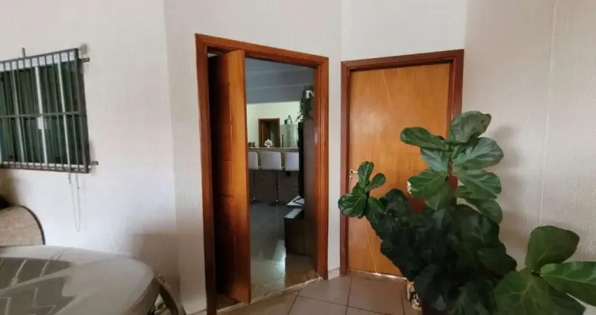 Imperdível casa à venda em Indaiatuba-SP, Jardim Regente: 3 quartos, 1 suíte, 1 sala, 2 banheiros, 2 vagas, 101m².