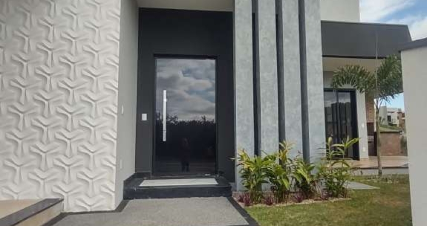 Casa terrea, Nova, pronta para morar com 170 m² de área construída, 03 suítes, 02 vagas, amplo quintal  em condomínio fechado, na cidade de Indaiatuba