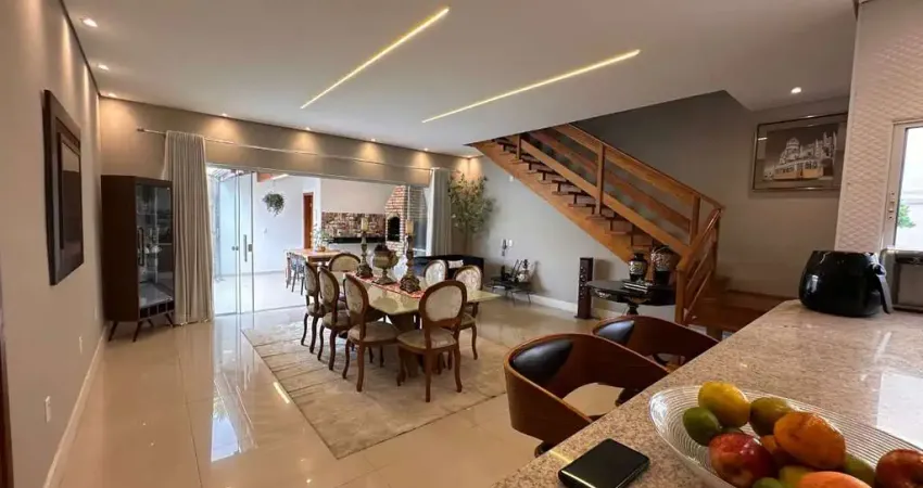 Linda casa em condomínio à venda em indaiatuba-sp - 4 quartos, 4 suítes, 1 sala, 5 banheiros, 4 vagas, 228m² no jardim portal dos ipês.