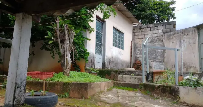 Casa para Venda em Taubaté, Alto São Pedro, 3 dormitórios, 2 banheiros, 2 vagas