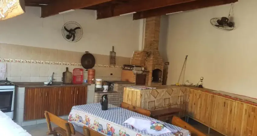 Casa para Venda em Taubaté, Jardim Paulista, 4 dormitórios, 1 suíte, 1 banheiro, 4 vagas