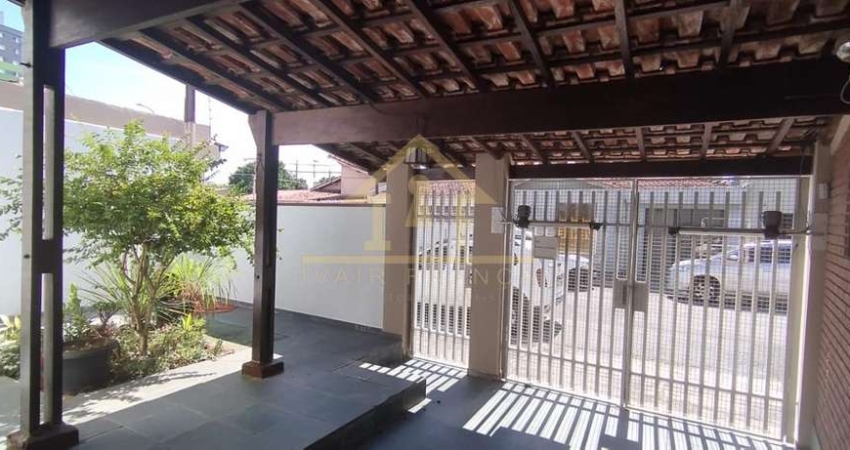 Casa para Venda em Taubaté, Centro, 2 dormitórios, 2 banheiros, 1 vaga