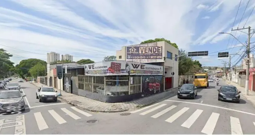 Sobrado para Venda em Taubaté, Centro, 4 dormitórios, 4 suítes, 5 banheiros, 1 vaga