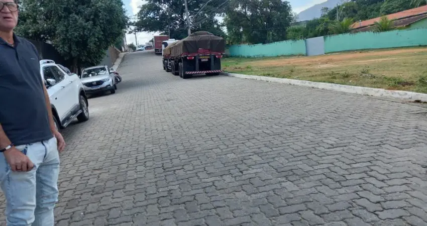 OPORTUNIDADE ÚNICA: 3 LOTES COM 1.906 M² NA AV. VENCESLAU BRAZ OU LOTE DA ESQUINA POR R$450.000,00!
