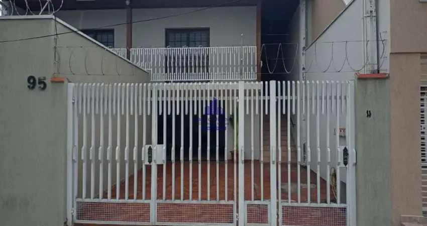 Imperdível oportunidade de compra: Casa à venda em Taubaté-SP, Jardim Morumby, 3 quartos, 1 suíte, 2 salas, 3 banheiros, 2 vagas, 198m².