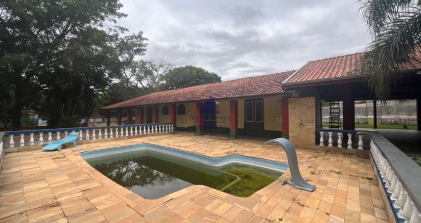 Chácara de luxo à venda em Taubaté-SP, bairro Barreiro: 3 quartos, 2 suítes, 1 sala, 3 banheiros, 600m².