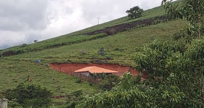 Chácara à venda em Taubaté-SP: 2 quartos, 2 suítes, 1 sala, 3 banheiros, 4 vagas de garagem, 26.115m² de área na Zona Rural.