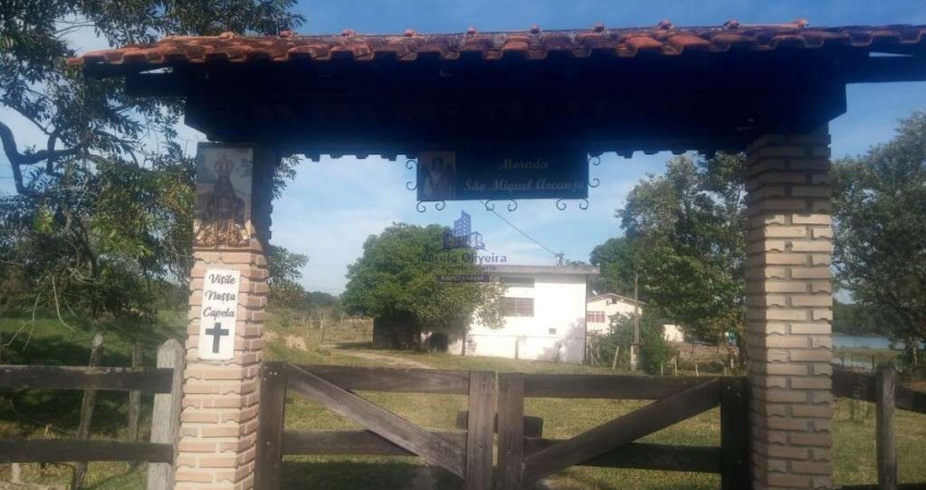 Fazenda à venda em Tremembé-SP: 3 quartos, 1 suíte, 2 salas, 1 banheiro, 10 vagas de garagem em 2.589.400m² de área.