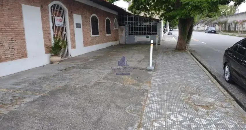 Imperdível! Casa à venda em Taubaté-SP, Jardim das Nações: 1 quarto, 1 suíte, 9 salas, 4 banheiros, 5 vagas de garagem, 342m².