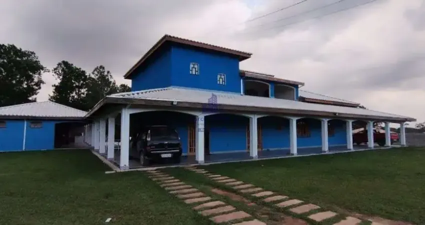 Chácara de luxo à venda em Caçapava-SP, bairro Sítios de Recreio Mantiqueira: 3 quartos, 3 suítes, 3 salas, 4 banheiros, 5 vagas de garagem, 900m².