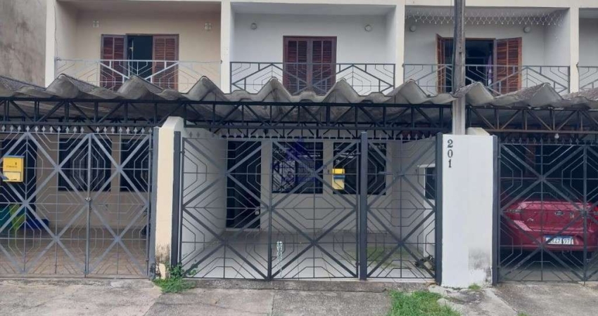 Casa para venda ou locação no Jardim Garcez em Taubaté-SP: 2 quartos, 1 sala, 2 banheiros, 2 vagas de garagem, 80m².