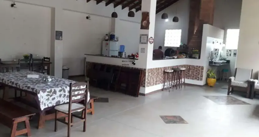 Chácara de luxo no Barreiro, Taubaté-SP: 3 quartos, 3 suítes, 5 banheiros, 250m² de área e 3 vagas. Venha conferir!