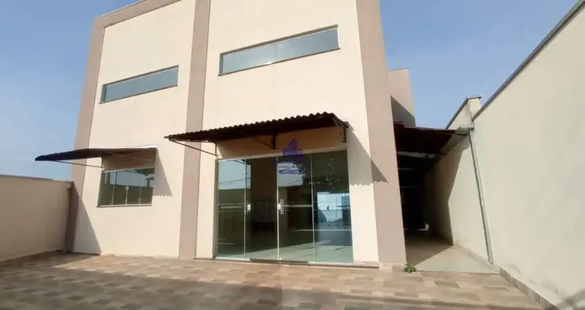 Salão comercial com 290m² à venda em Taubaté-SP, bairro Barreiro: 1 sala, 3 banheiros, 3 vagas de garagem!