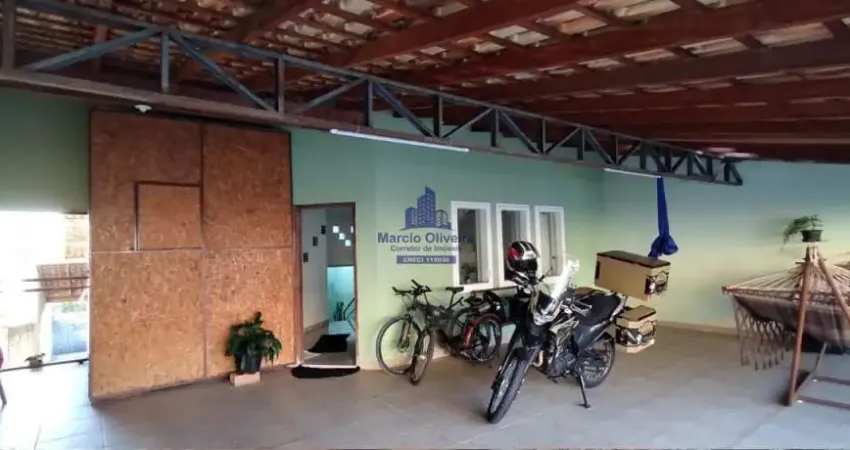 Imperdível: Casa à venda em Taubaté-SP, Jardim Bela Vista! 2 quartos, 2 salas, 1 banheiro, 4 vagas de garagem. Confira!