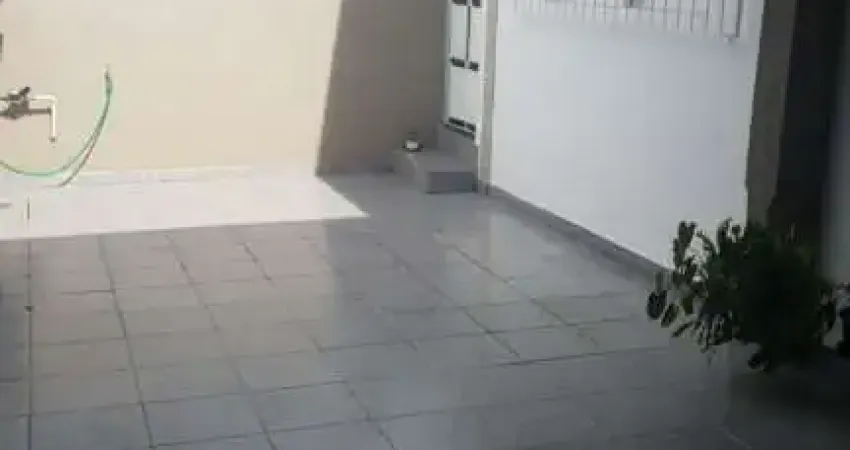Imperdível oportunidade: Casa à venda no Centro de Taubaté-SP, com 3 quartos, 1 suíte e 3 vagas de garagem!