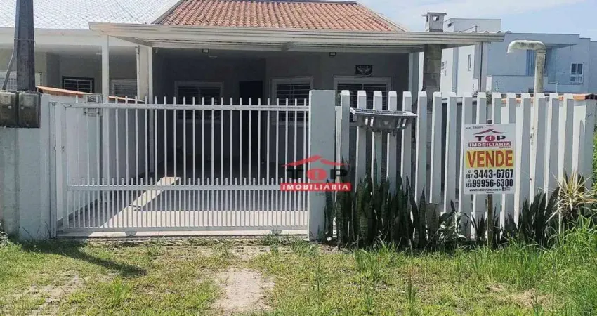 Casa a venda e locação a 80 metros da praia no Balneário Mariluz