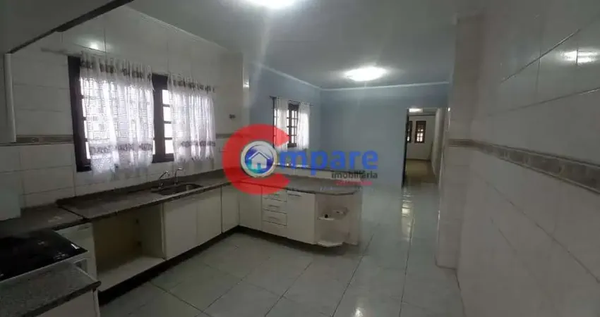 Excelente sobrado com 3 dormitórios, sendo 1 suíte, 4 vagas, salão de festas! localização privilegi