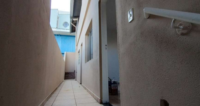 Casa para alugar com salão embaixo + terraço - Ótimo para morar e montar seu negócio!! Continental