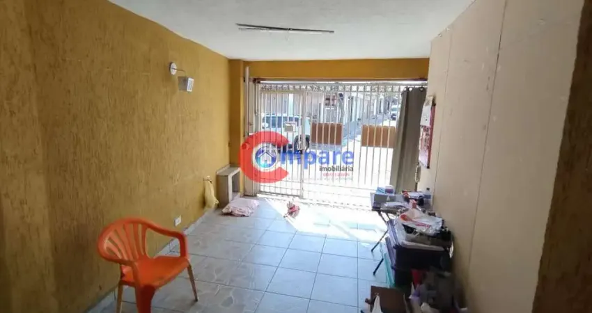 Sobrado para locação, com fins comercias, possuindo um amplo espaço e com otima localização na regi