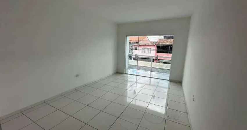 Espaço Comercial com Varanda no Presidente Dutra – 24 m² para Seu Escritório ou Atendimento!
