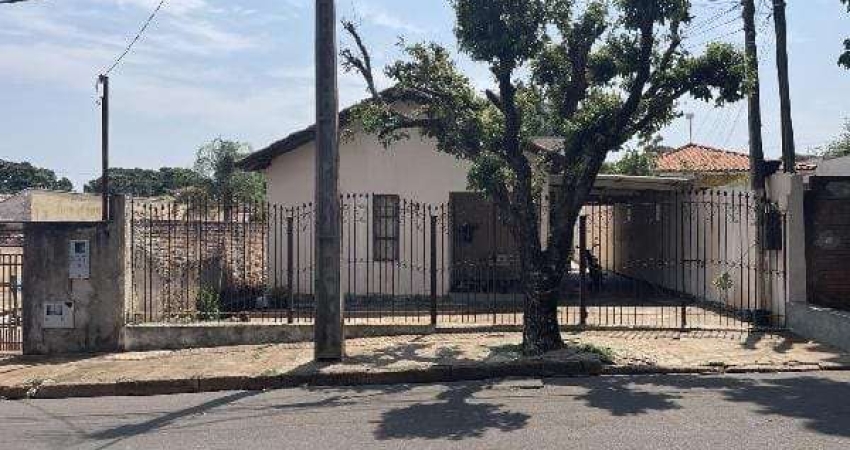 Casa à venda 4 Quartos, 2 Vagas, 10M², CENTRO, REGENTE FEIJO - SP