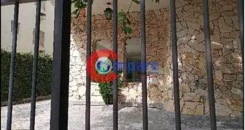 Apartamento à venda na Rua Dona Vitória Yunes Stefano, Enseada, Guarujá