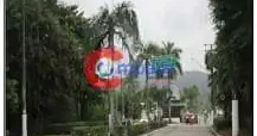 Casa à venda na Rua Amadeu Fernandes Conde, Jardim Acapulco, Guarujá