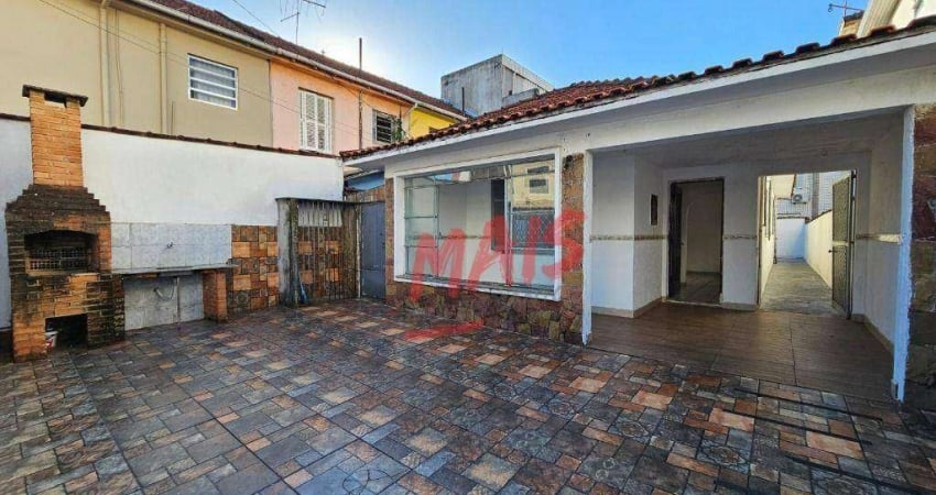 Casa com 2 quartos, quintal, terreno 8x28m e construção 130m² - Campo Grande - Santos/SP